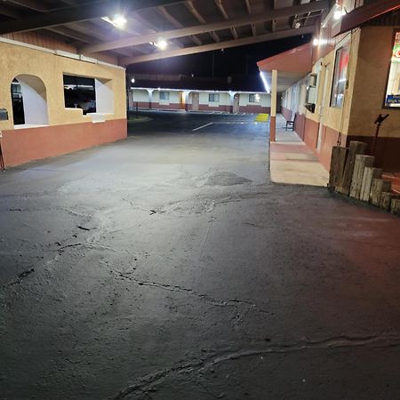 Sands Motel Portales Luaran gambar